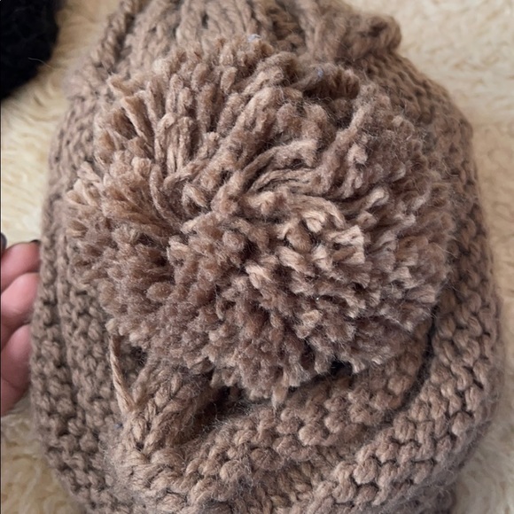 Pom Pom Beanie - Picture 3 of 3